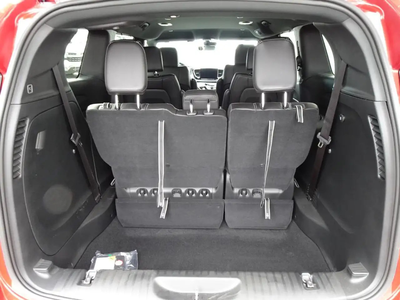 Chrysler Grand Caravan снимка Chrysler Grand Caravan