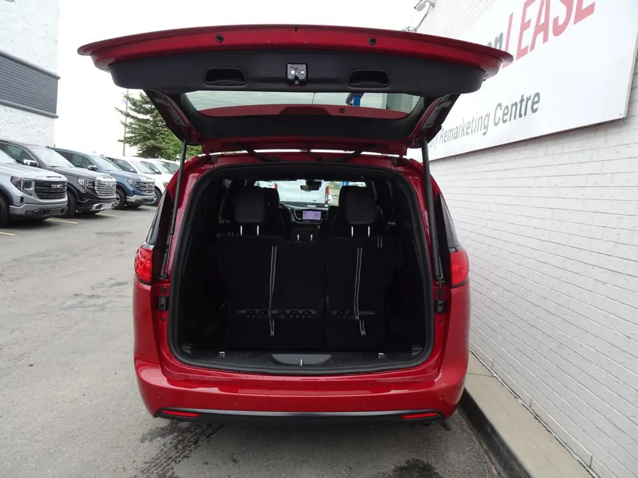 Chrysler Grand Caravan снимка Chrysler Grand Caravan