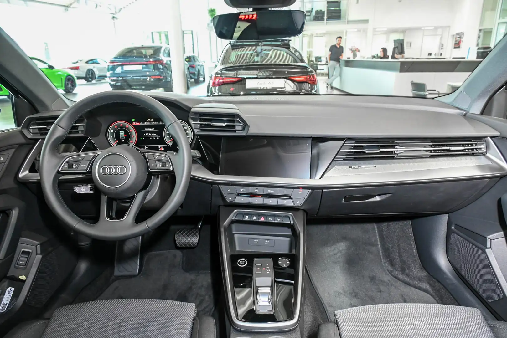 Audi A3 Sportback 35 TFSI basis Schwarz - 2