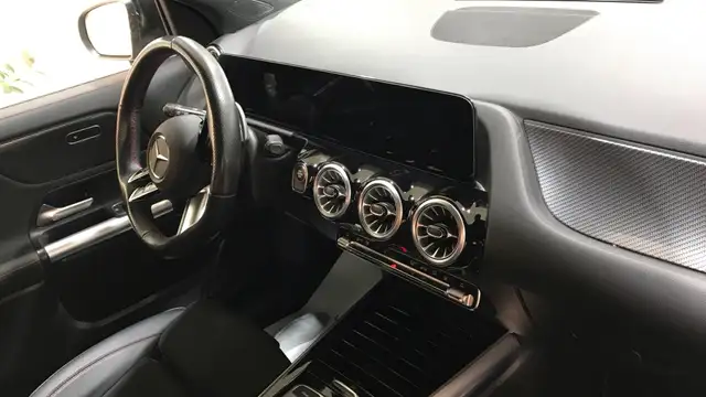 Mercedes-Benz Gla view 10
