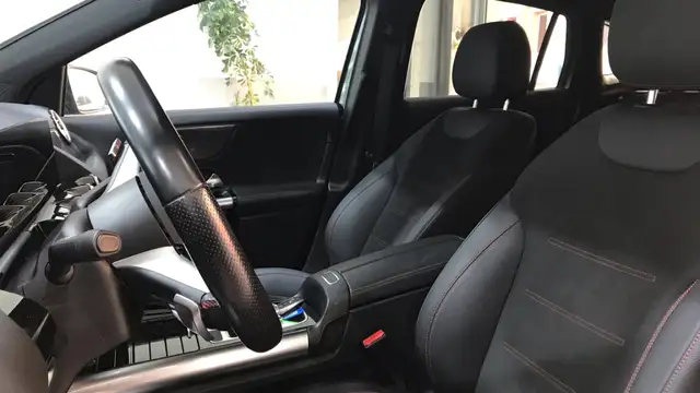 Mercedes-Benz Gla view 7