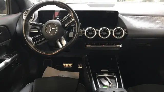 Mercedes-Benz Gla view 8