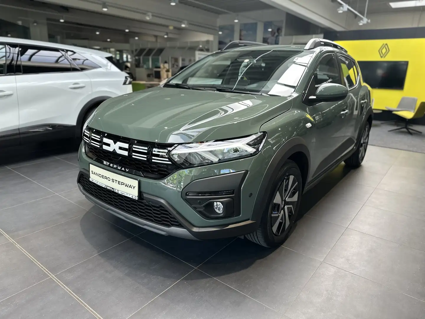 Dacia Sandero Expression TCe 90 Stepway Grau - 1