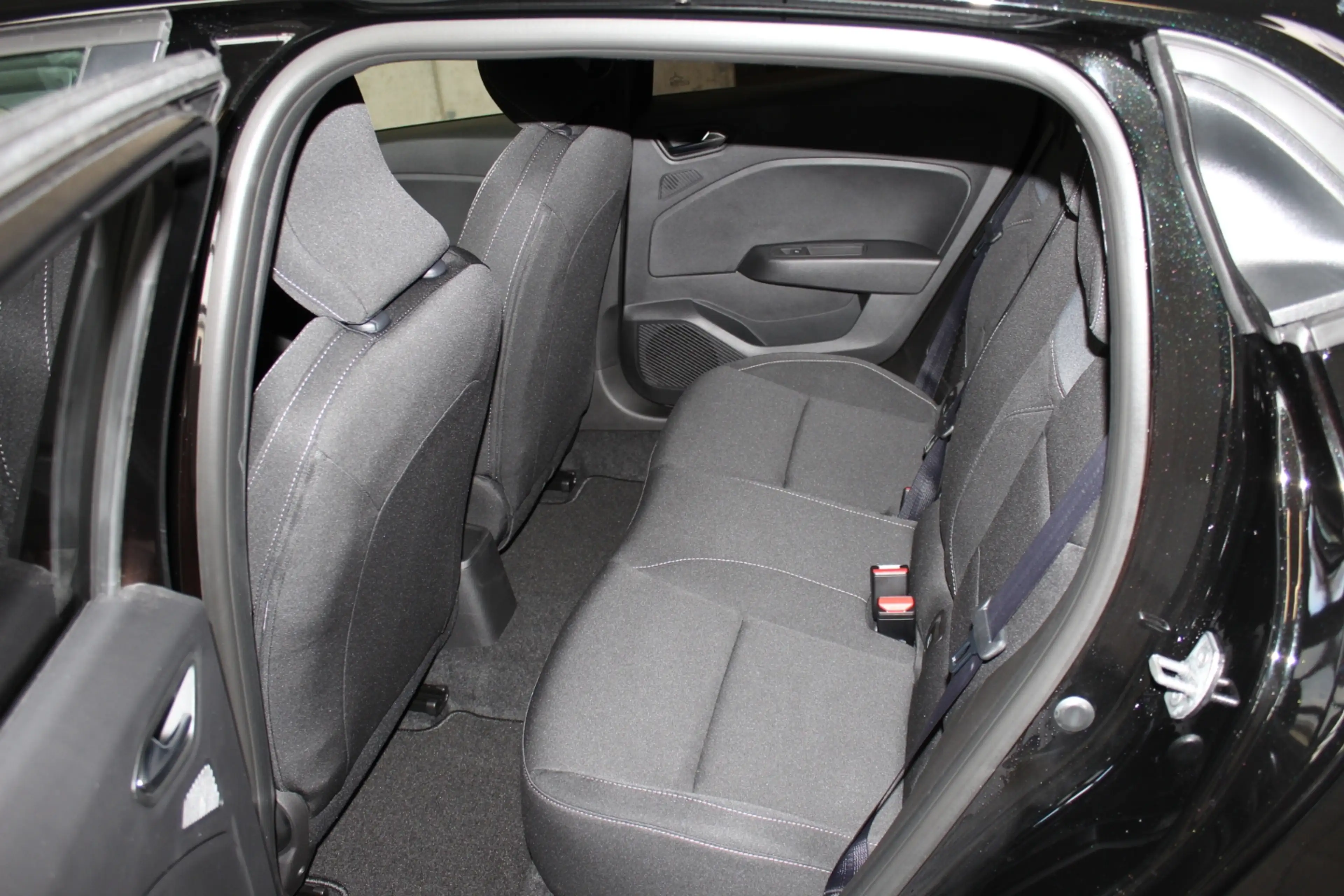 Mitsubishi Colt PLUS 1.6 Hybrid Automatik — photo 10