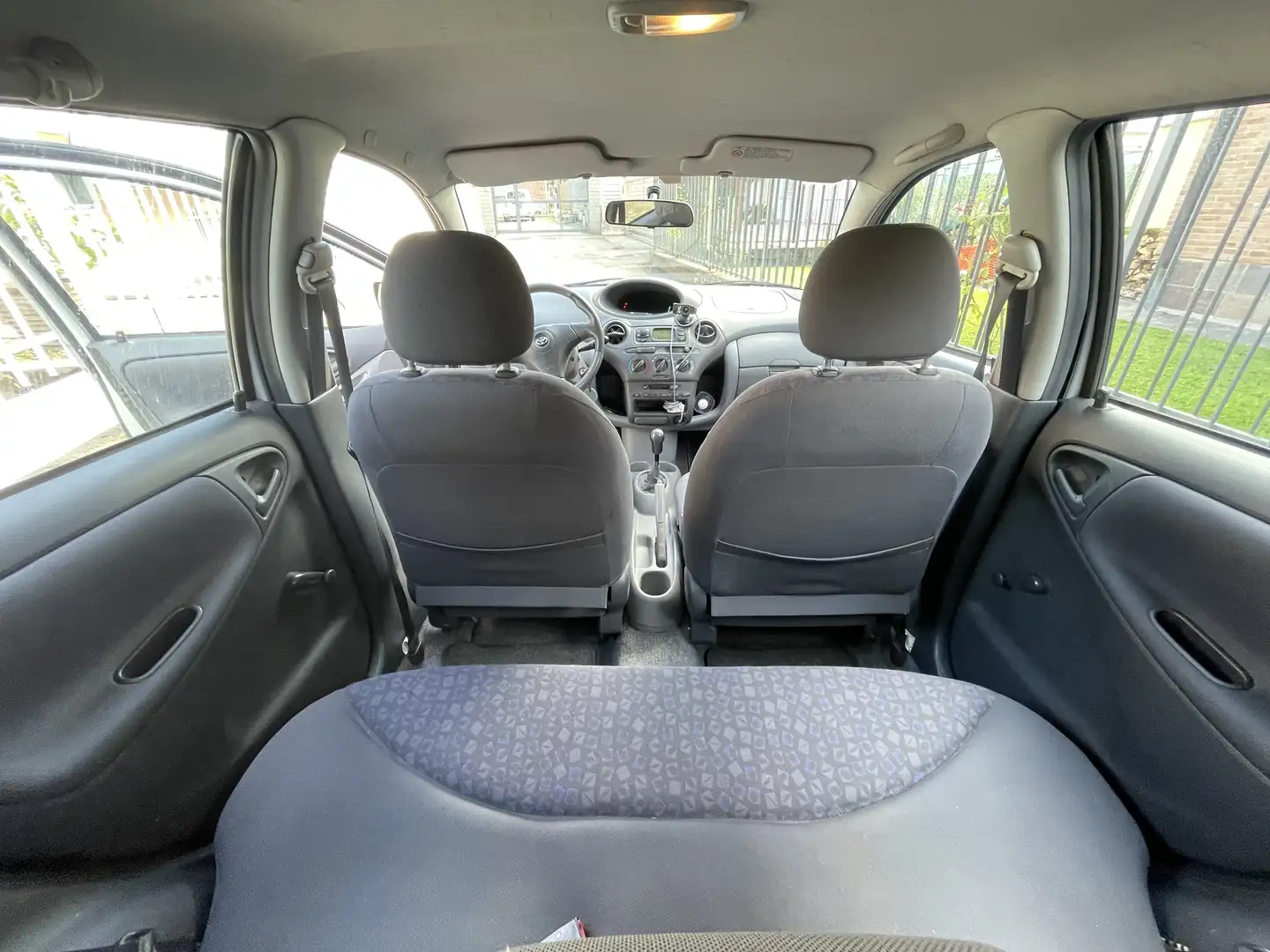 Toyota Yaris 5p 1.3 Luna Ezüst - 1