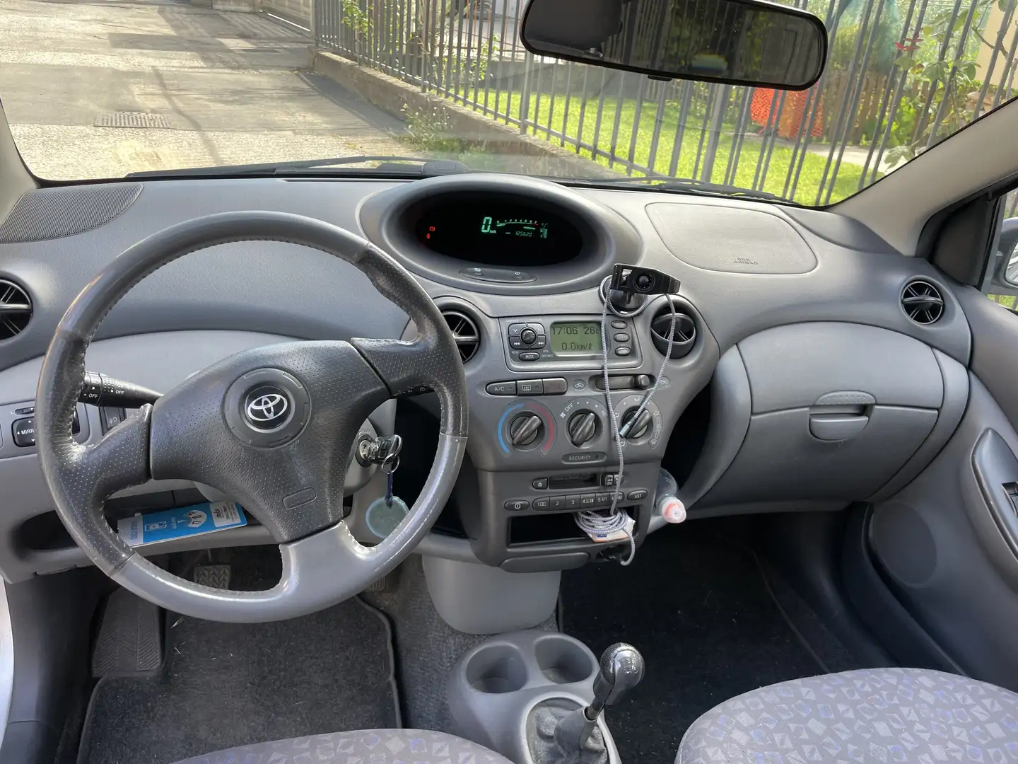 Toyota Yaris 5p 1.3 Luna Ezüst - 2