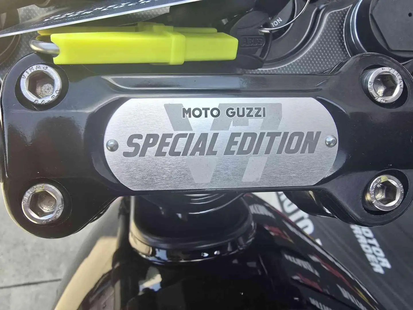 Moto Guzzi V 7 Stone Limited Edition Nero - 2