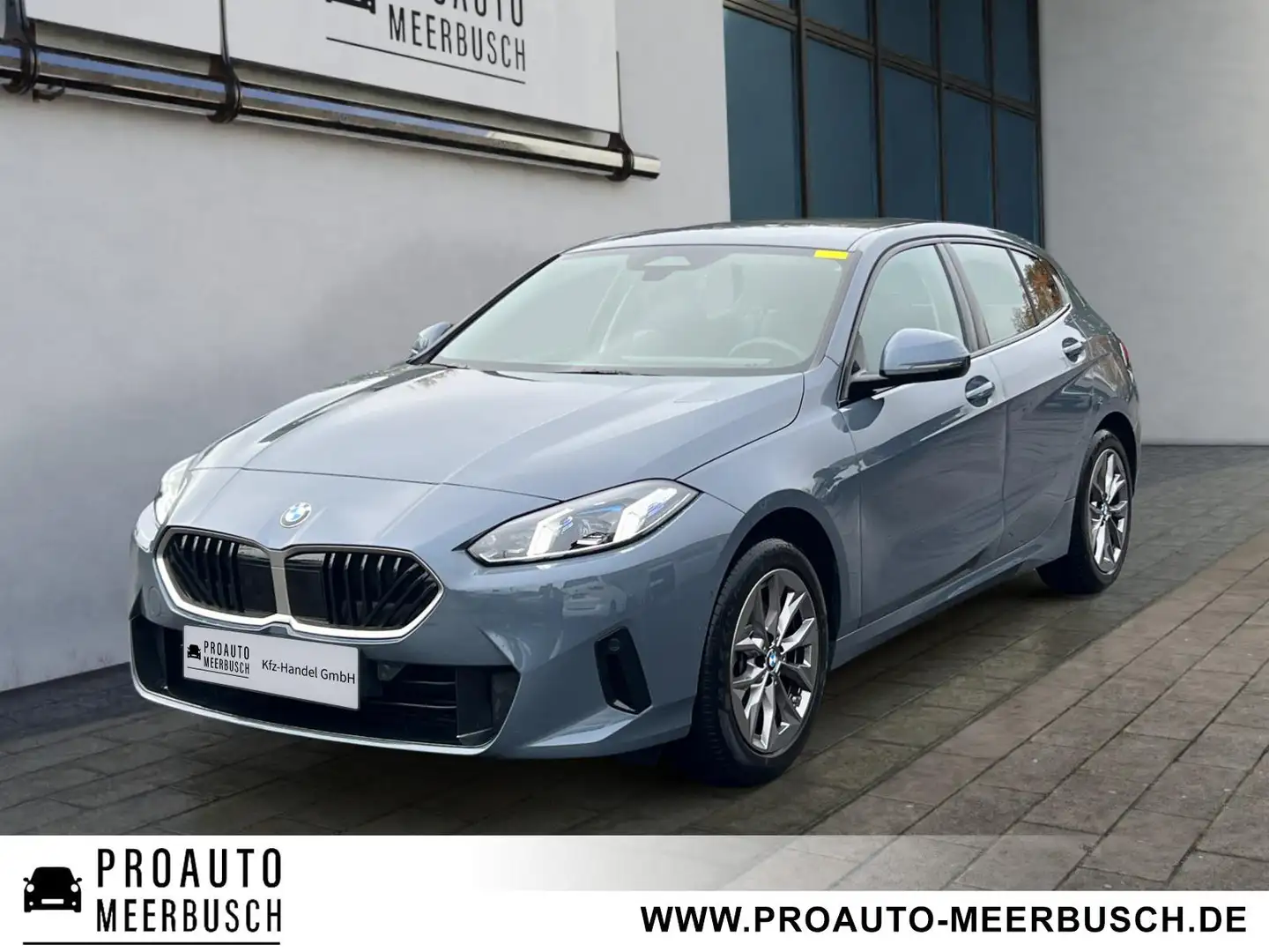 BMW 118 d CARPLAY/NAVI/DRIVINGASSIST/RFK/ADAPTIVLED Grau - 1