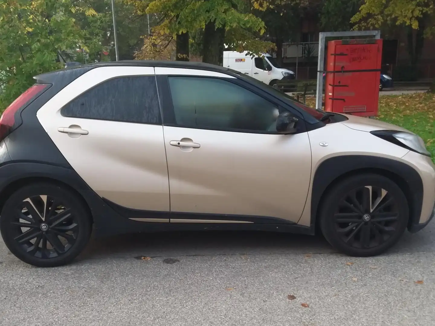 Toyota Aygo X Lounge Air Or - 2