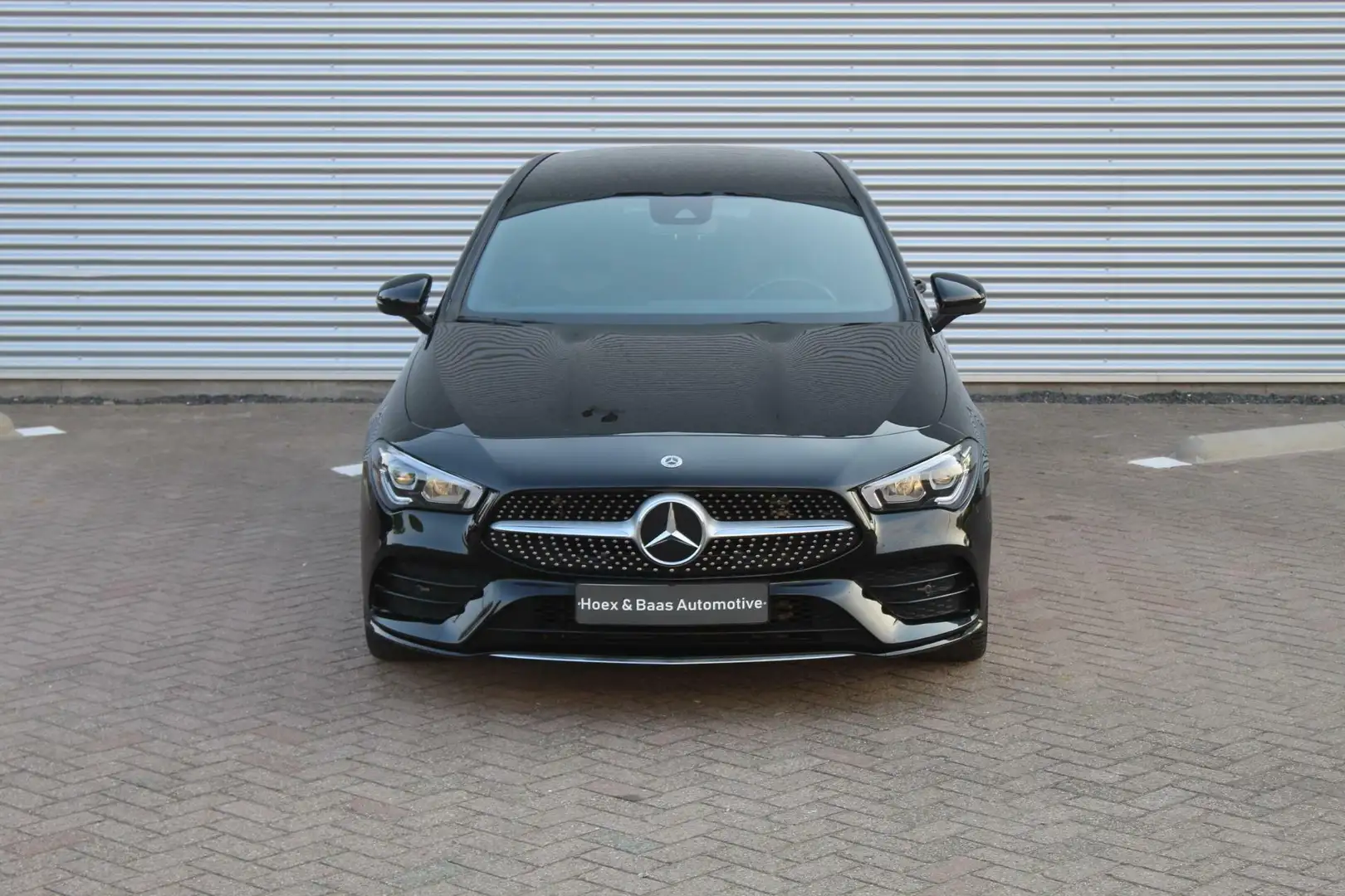 Mercedes-Benz CLA 180 Shooting Brake AMG/19inch/Navi/Led Noir - 2
