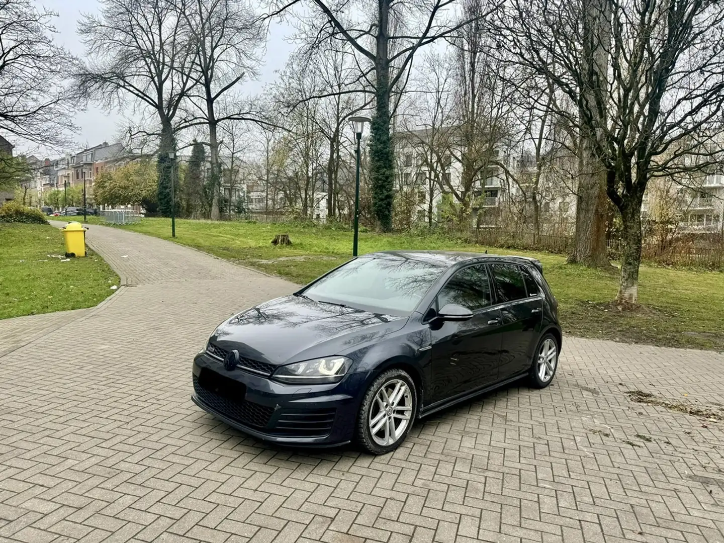 Volkswagen Golf GTD Golf 2.0 CR TDi DSG Zwart - 2