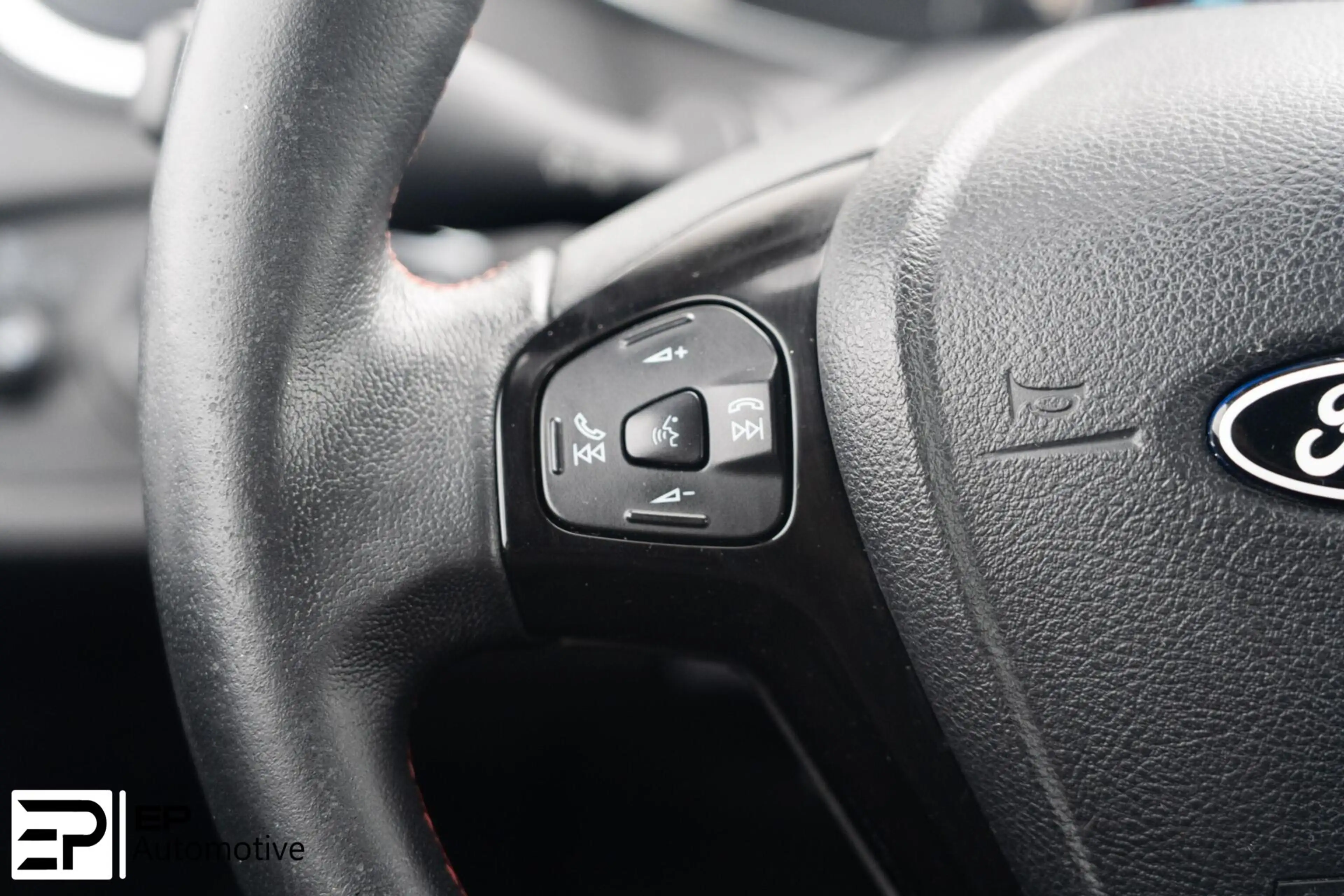 Ford Fiesta 1.0 EcoBoost Black Edition|PSensoor|17"|Cruise| — photo 8