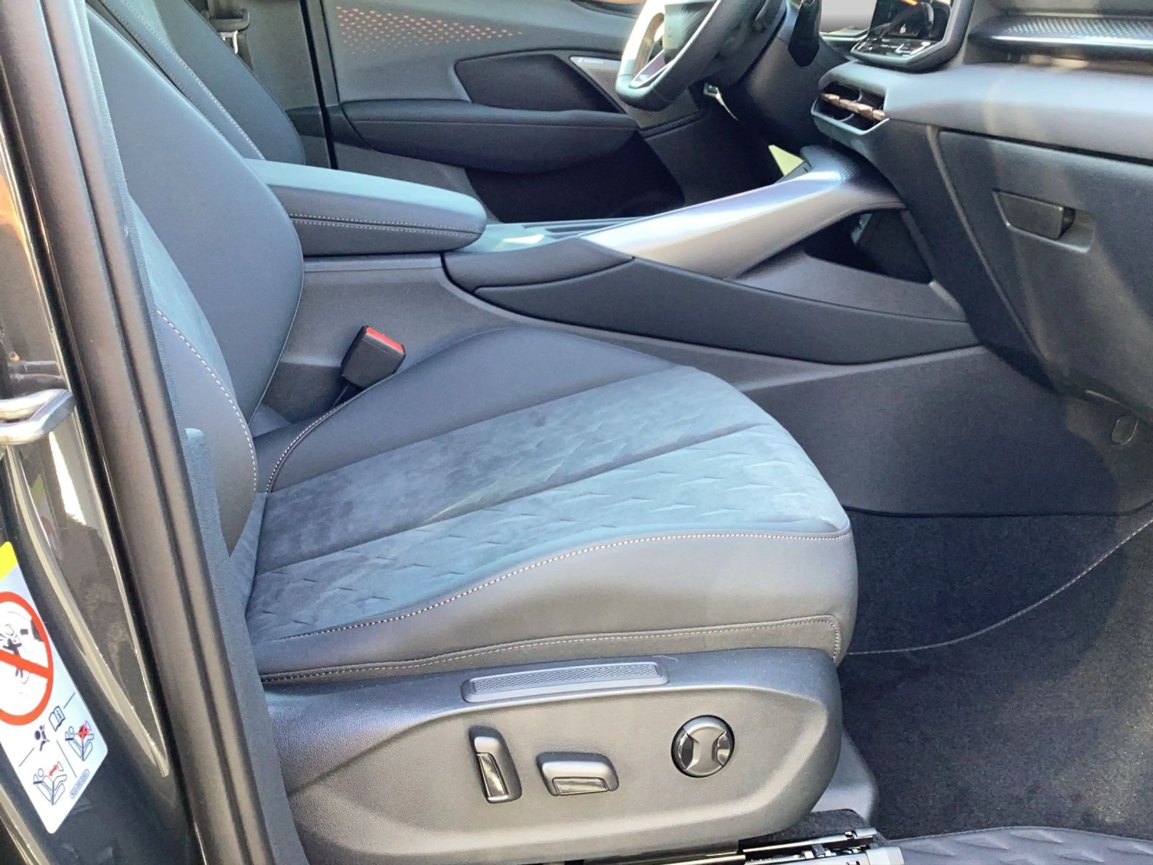 CUPRA Terramar 1.5 eTSI DSG ACC HuD SITZHZ APP-CON DYN — photo 4