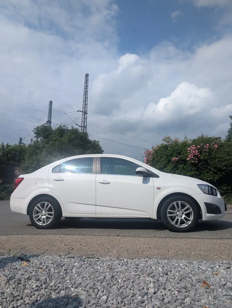 Chevrolet Aveo 1.4 LT+ Blanc - 1
