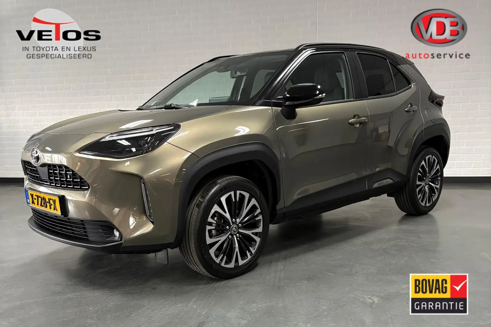Toyota Yaris Cross 1.5 Hybrid Executive Bi-Tone / PDC / HUD Vert - 1