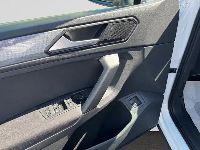 Volkswagen Tiguan view 14