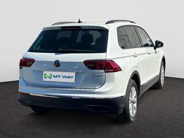 Volkswagen Tiguan view 5