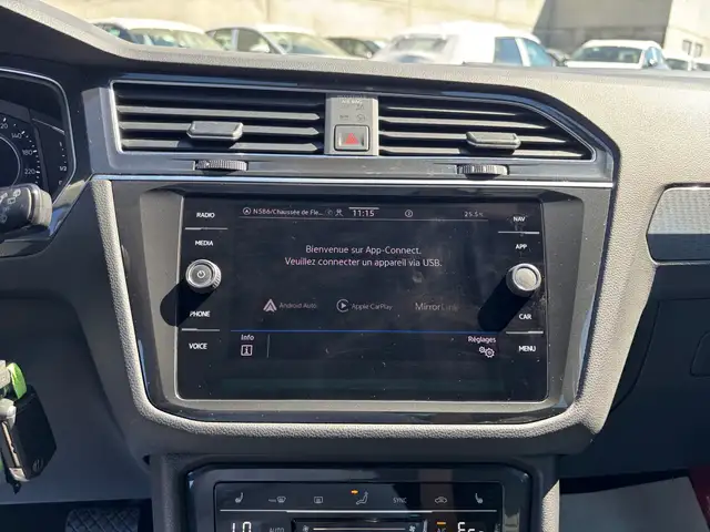 Volkswagen Tiguan view 15