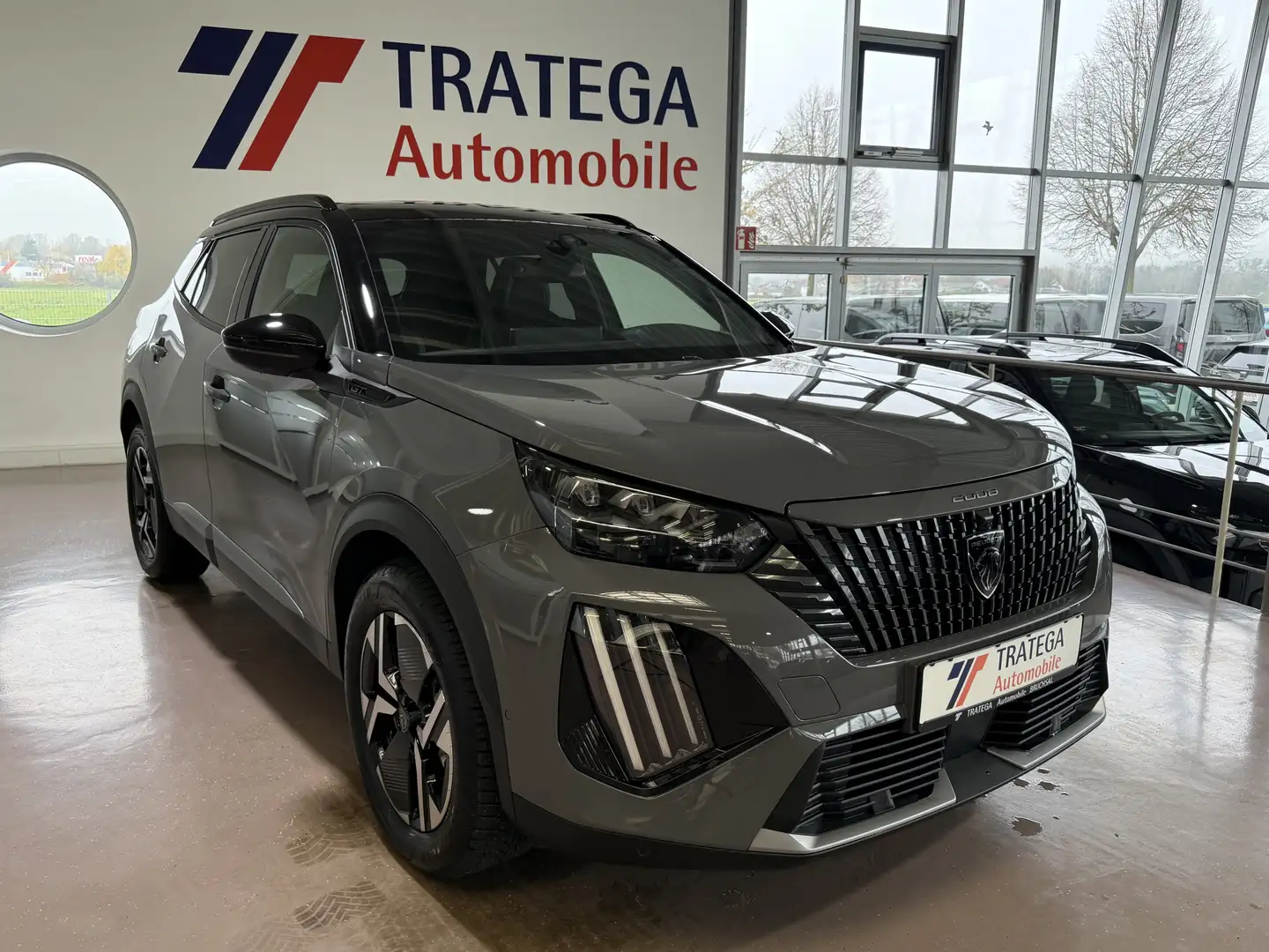 Peugeot 2008 Hybrid 145 GT AHK Massage SH ACC 360° GJR Grau - 1