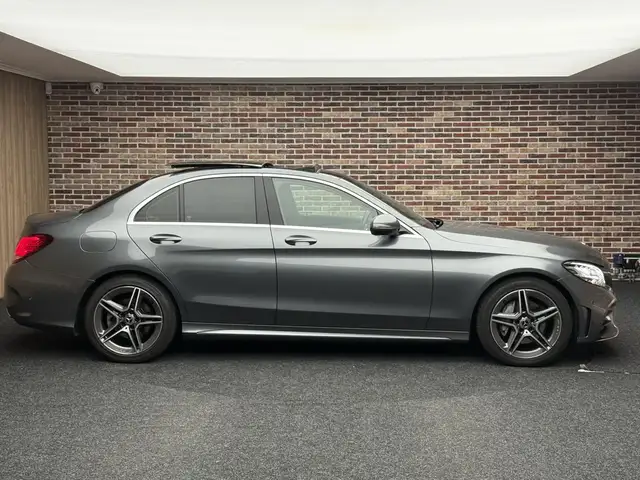 Mercedes-Benz C Class view 4