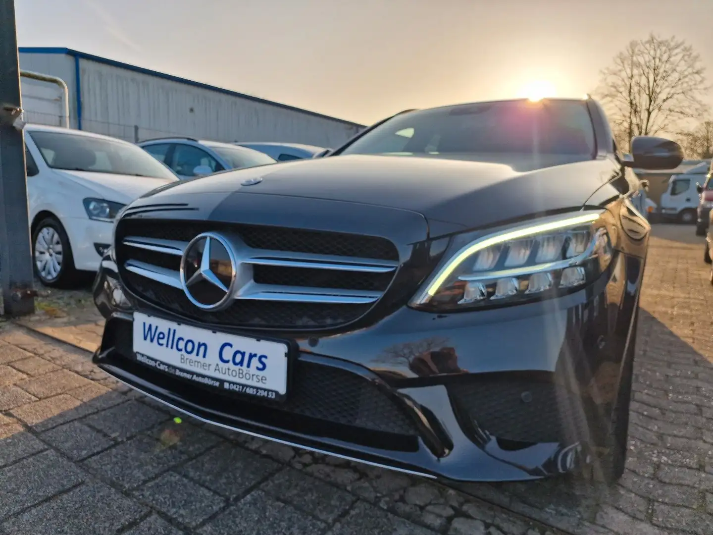 Mercedes-Benz C 180 180 T CGI 9-G Avantgarde LED R-Kam. AHK 2.HD Schwarz - 2