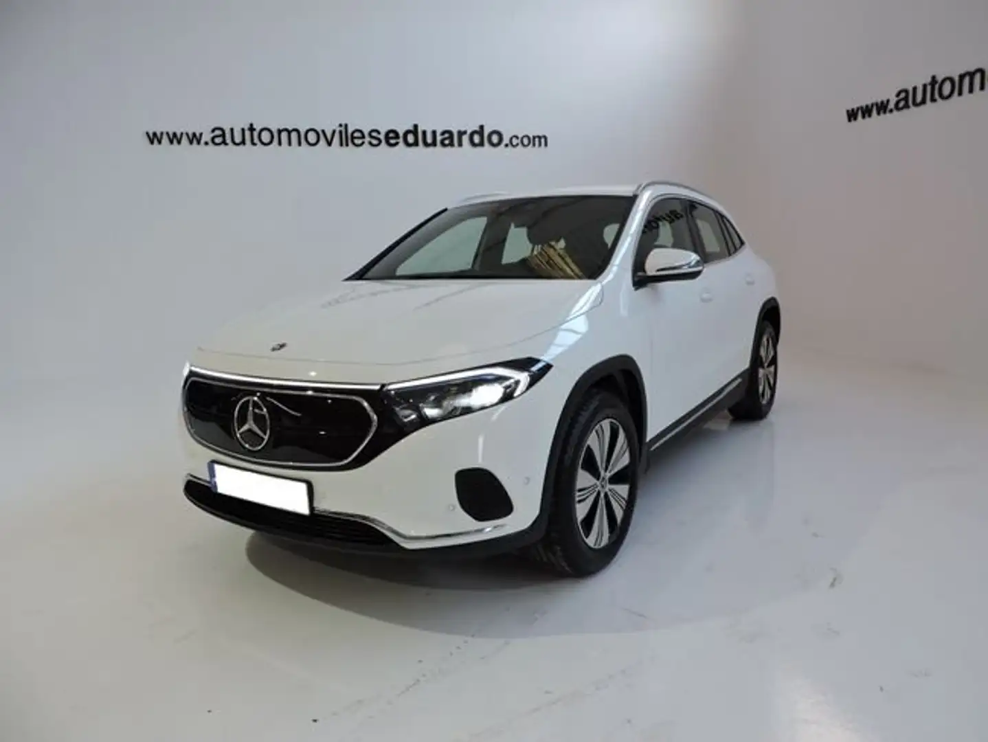 Mercedes-Benz EQA 300 4MATIC Alb - 1