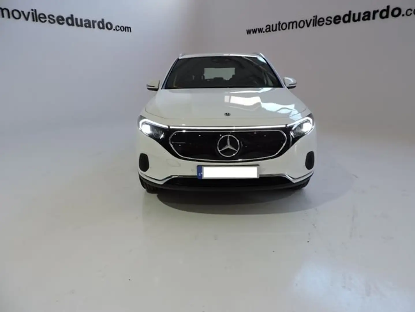Mercedes-Benz EQA 300 4MATIC Alb - 2