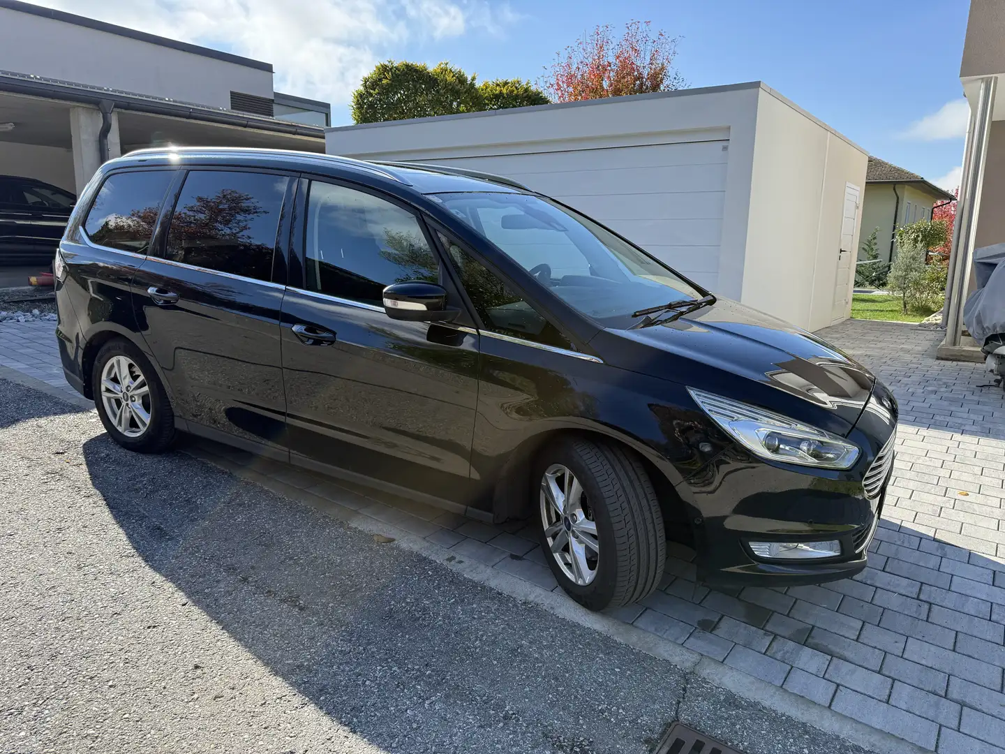 Ford Galaxy Titanium AWD Automatik 7-Sitzer Panorama Schwarz - 2