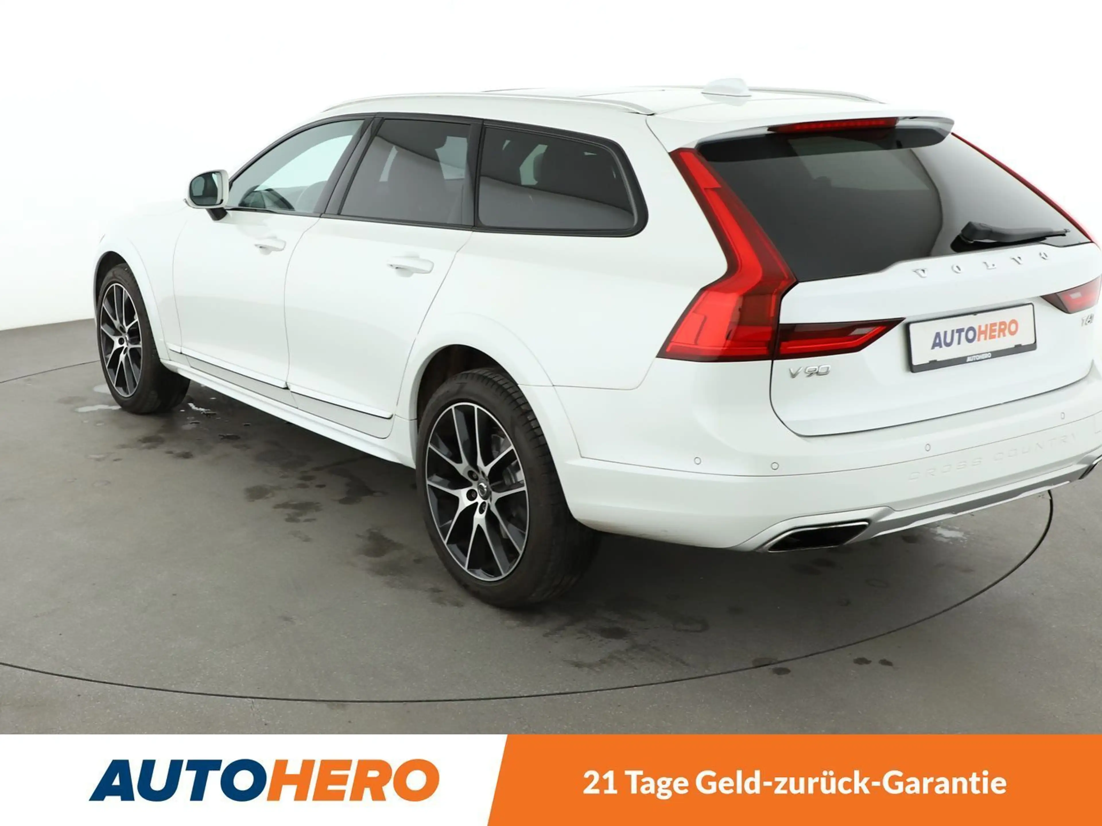 Volvo V90 Cross Country 2.0 T6 Pro AWD Aut.*NAVI*HUD*LED*360°* — photo 4