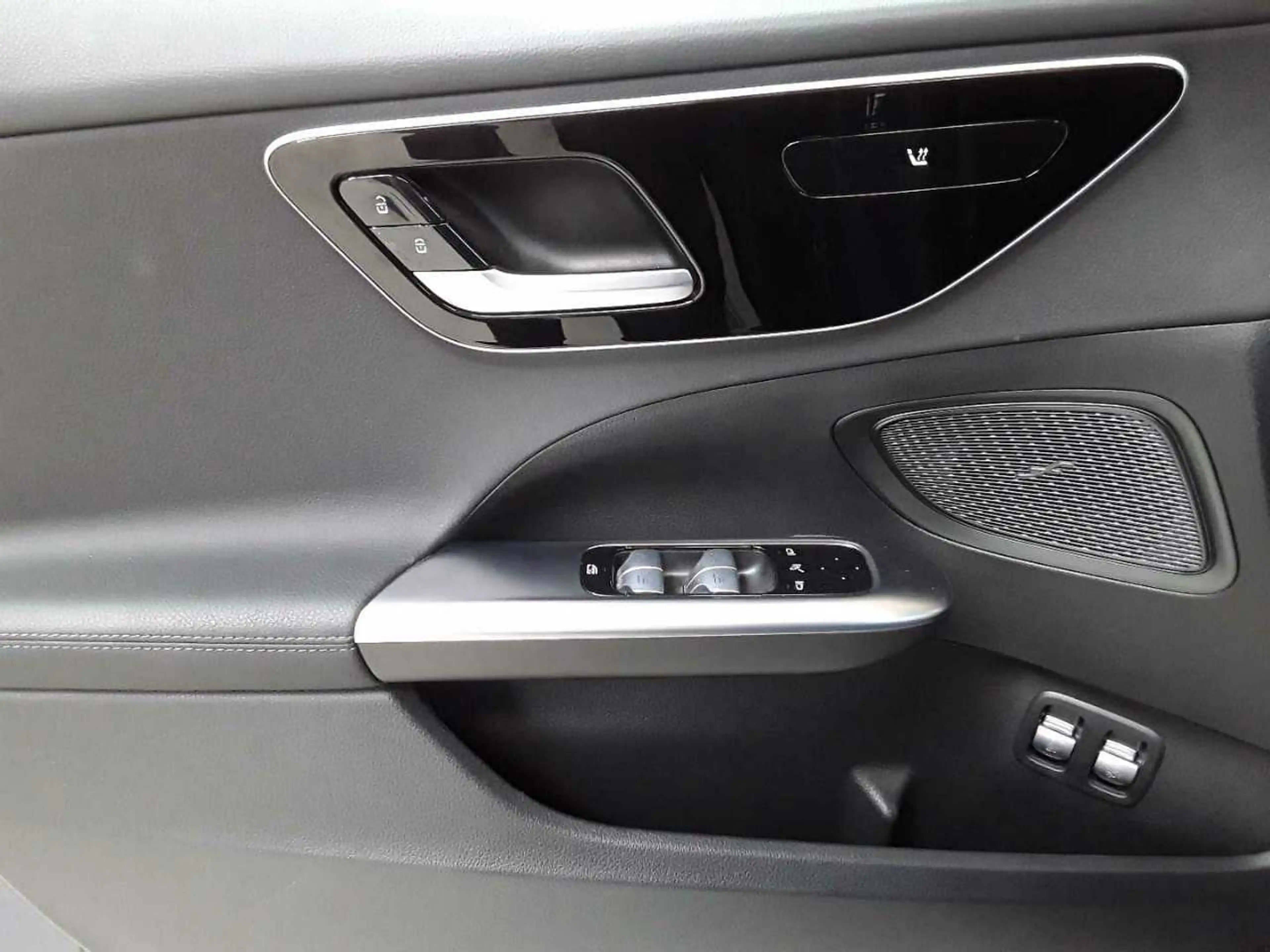 Mercedes-Benz C 300 C 300 e T 9G- Ava PANO HuD BusiP KomfP — photo 16
