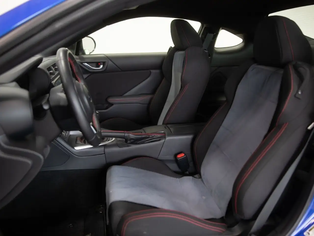 Subaru BRZ снимка Subaru BRZ