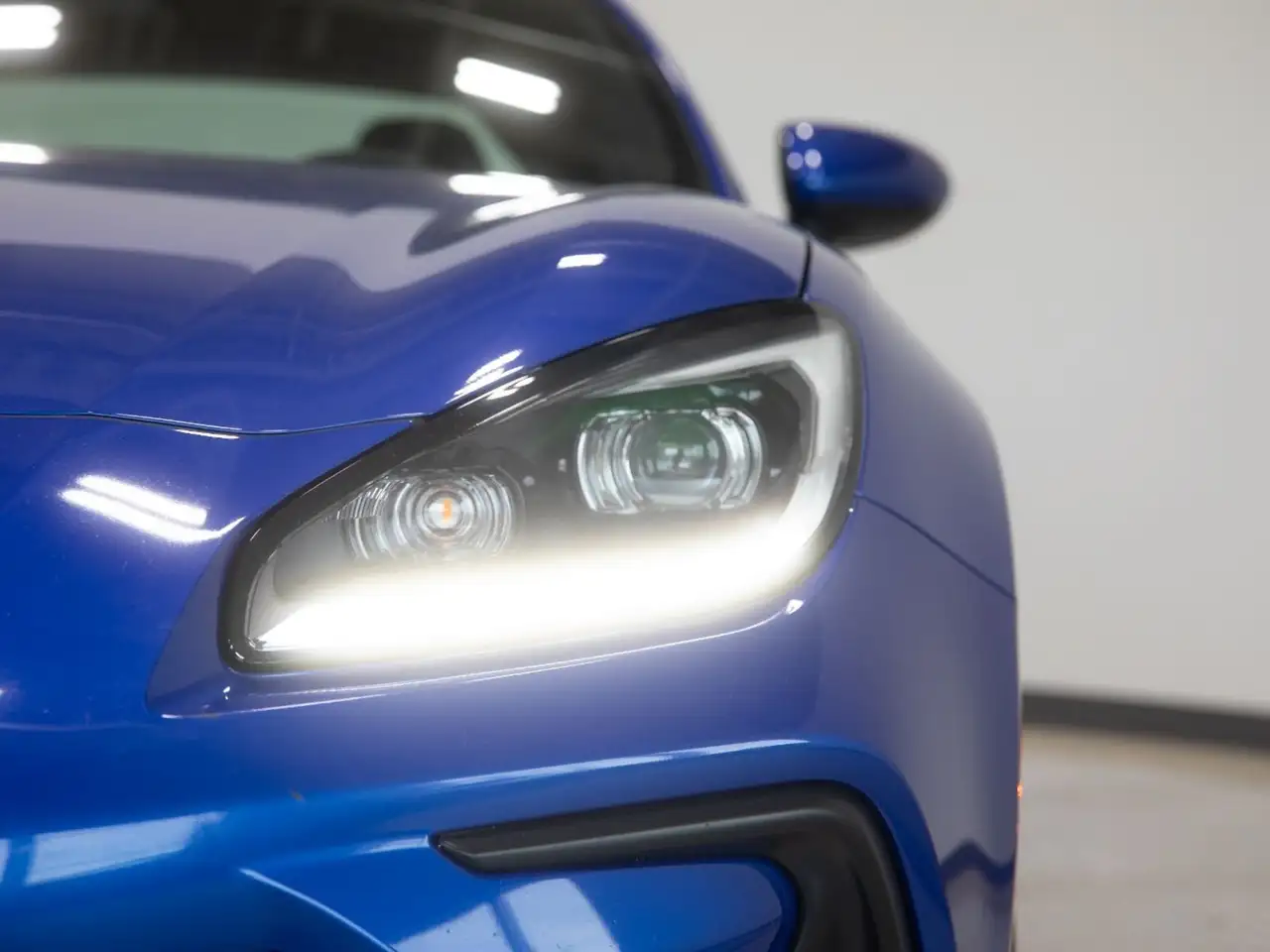 Subaru BRZ снимка Subaru BRZ