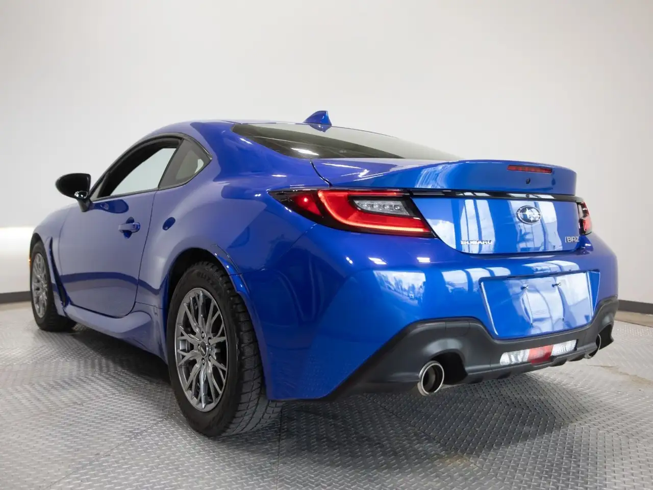Subaru BRZ снимка Subaru BRZ