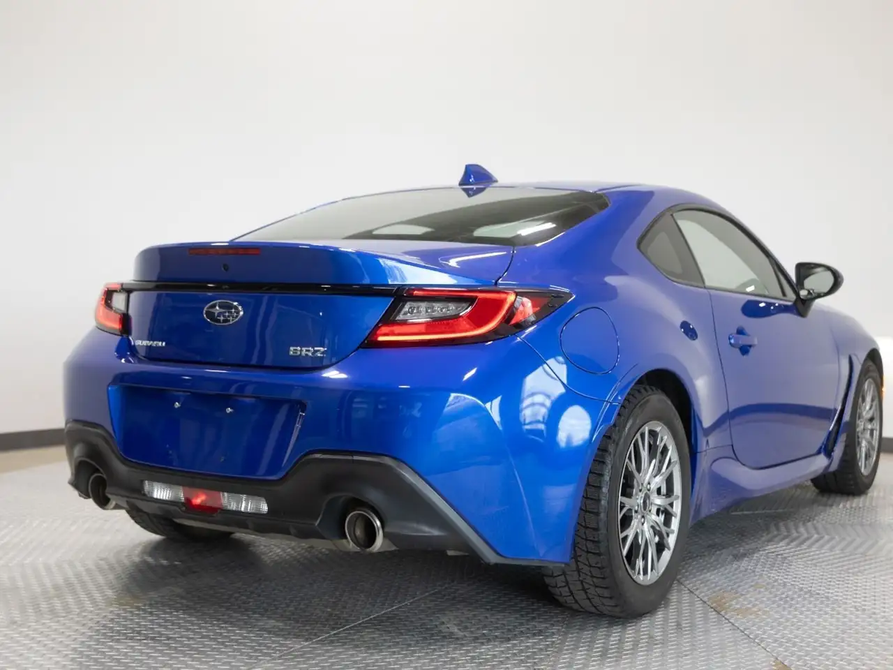 Subaru BRZ снимка Subaru BRZ