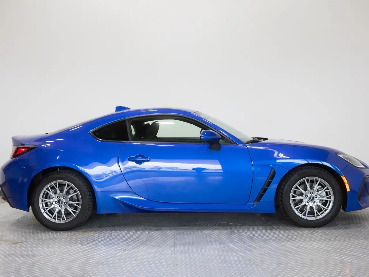 Subaru BRZ снимка Subaru BRZ