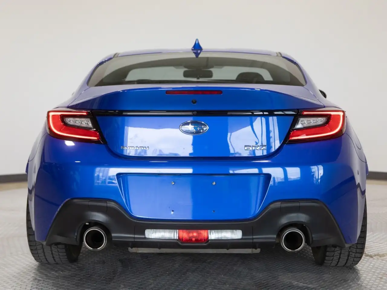Subaru BRZ снимка Subaru BRZ