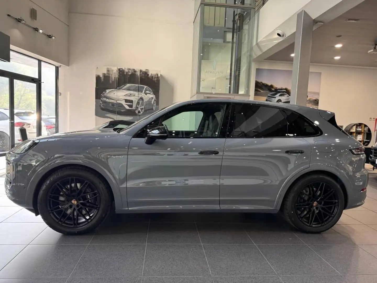 Porsche Cayenne Coupé E-Hybrid Black Edition Aut. Gris - 2