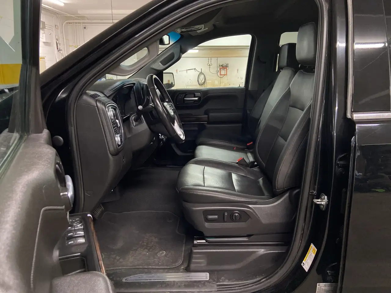 GMC Sierra 1500 снимка GMC Sierra 1500