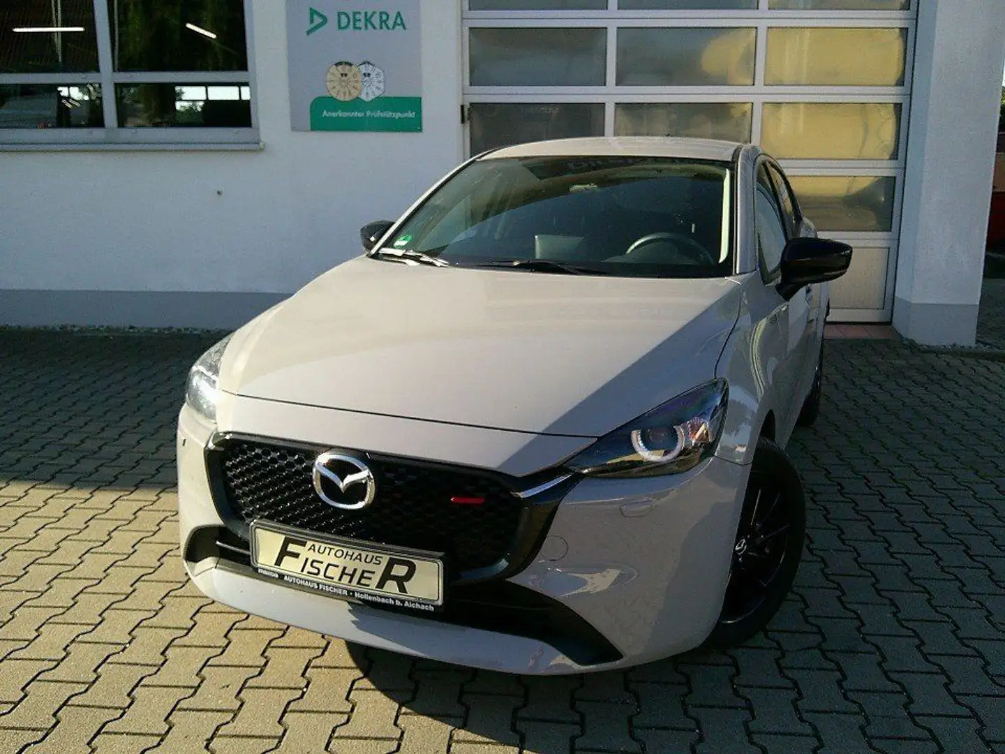 Mazda 2 e-SKYACTIV 90 Homura KAMERA/SHZ/LHZ/NAVI Grau - 1