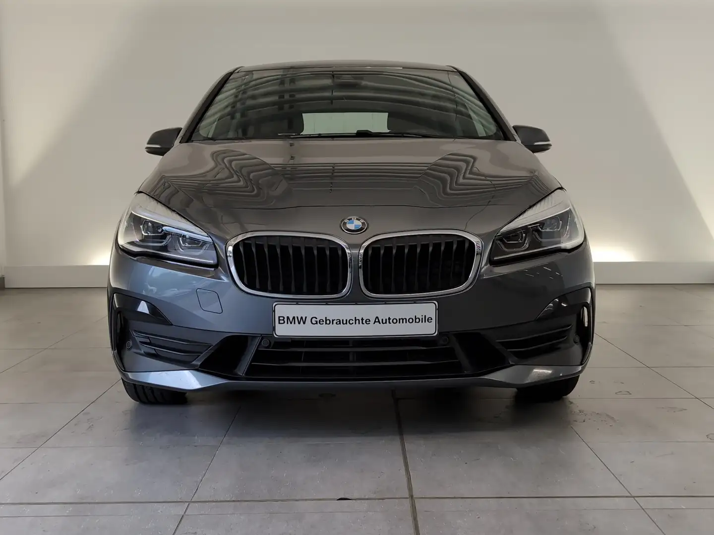 BMW 218 d Active Tourer SHZ/DAB/AHK Grau - 2
