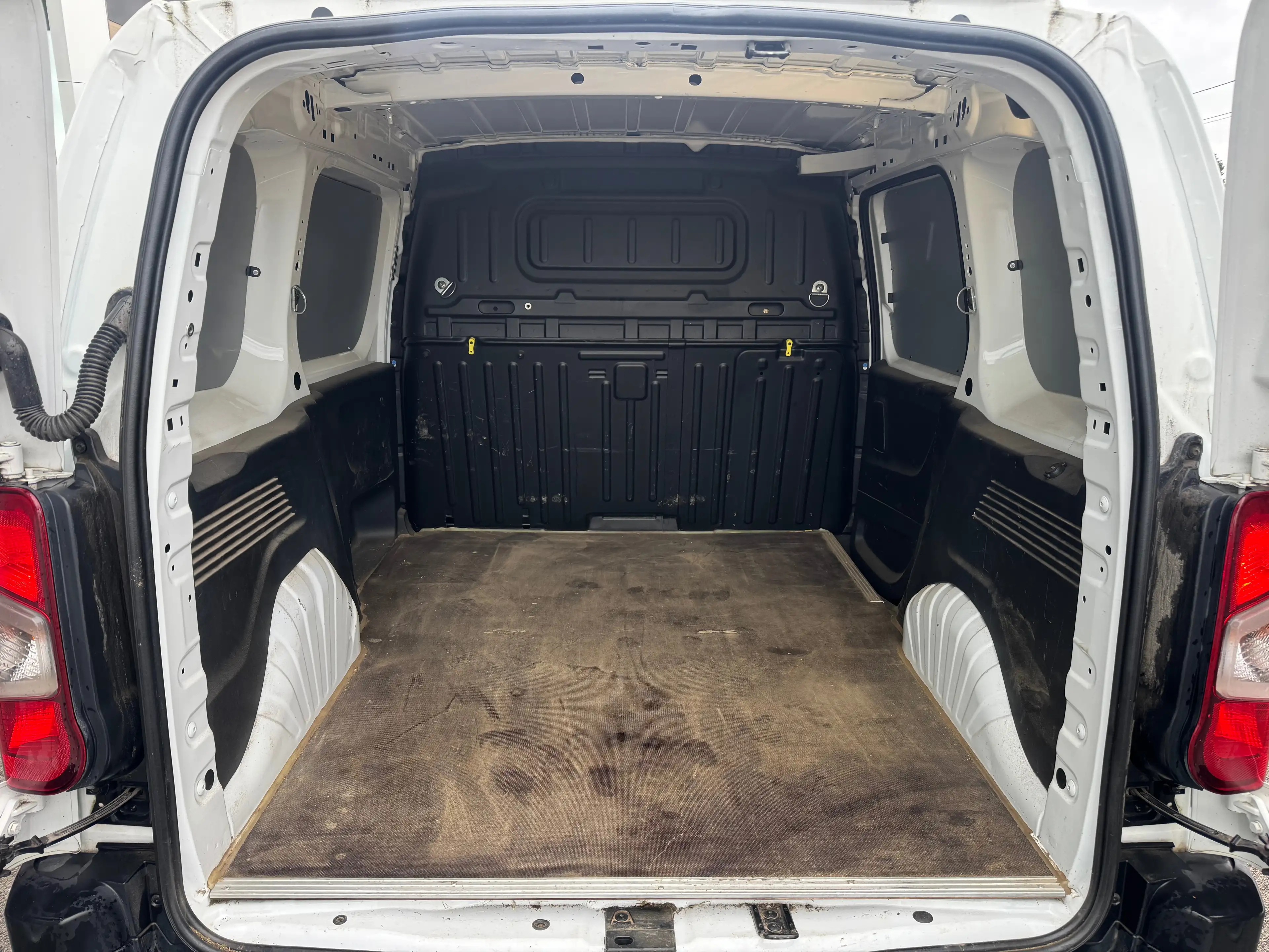 Peugeot Partner 1.5 BlueHDi L1H1*3Pl*GPS**CLIM**ATTACHE REMORQUE**TOP AUTO!! — photo 7