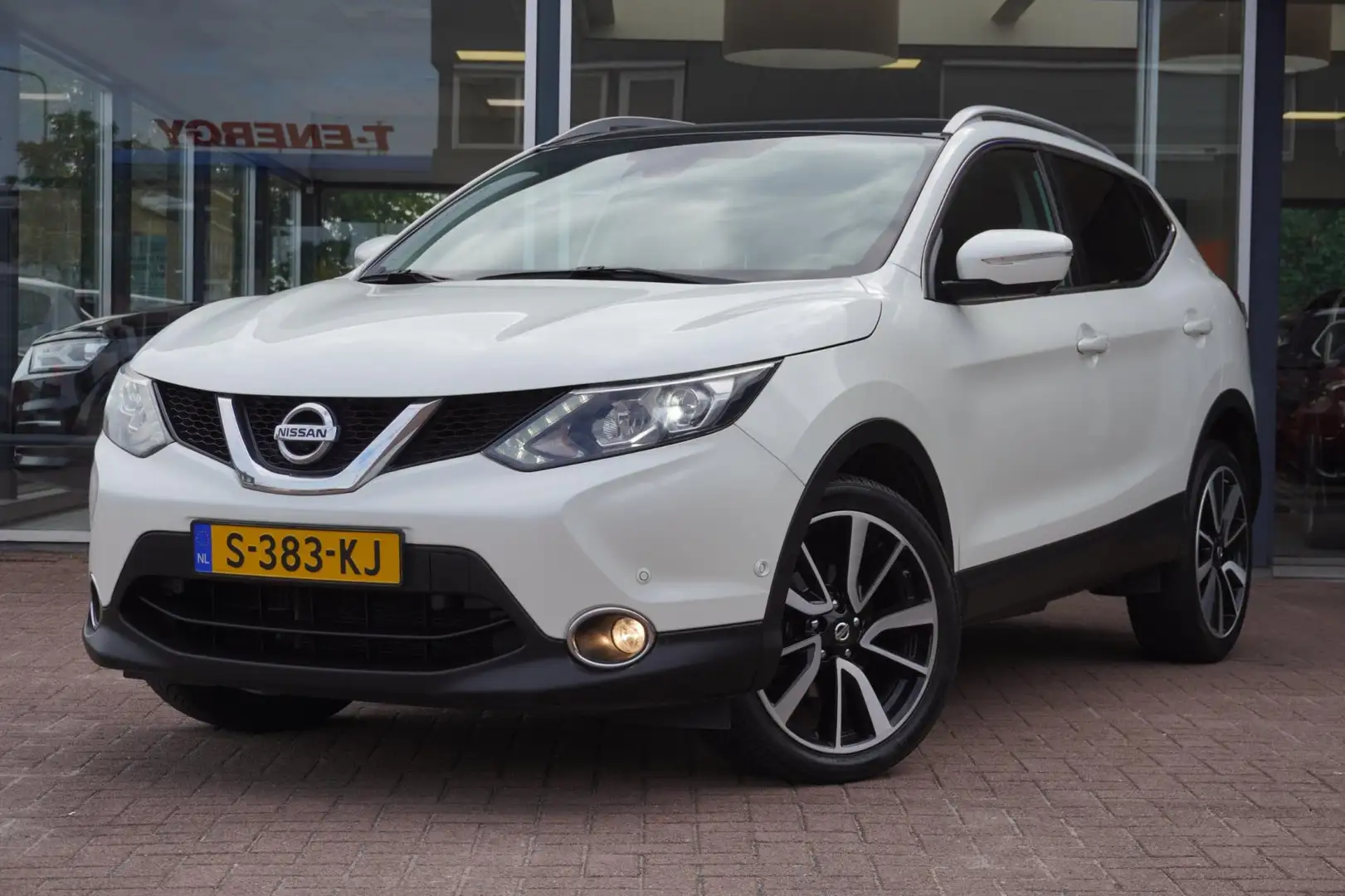 Nissan Qashqai 1.2 Tekna | 5deurs | Airco | Elek. pakket | Naviga Wit - 1