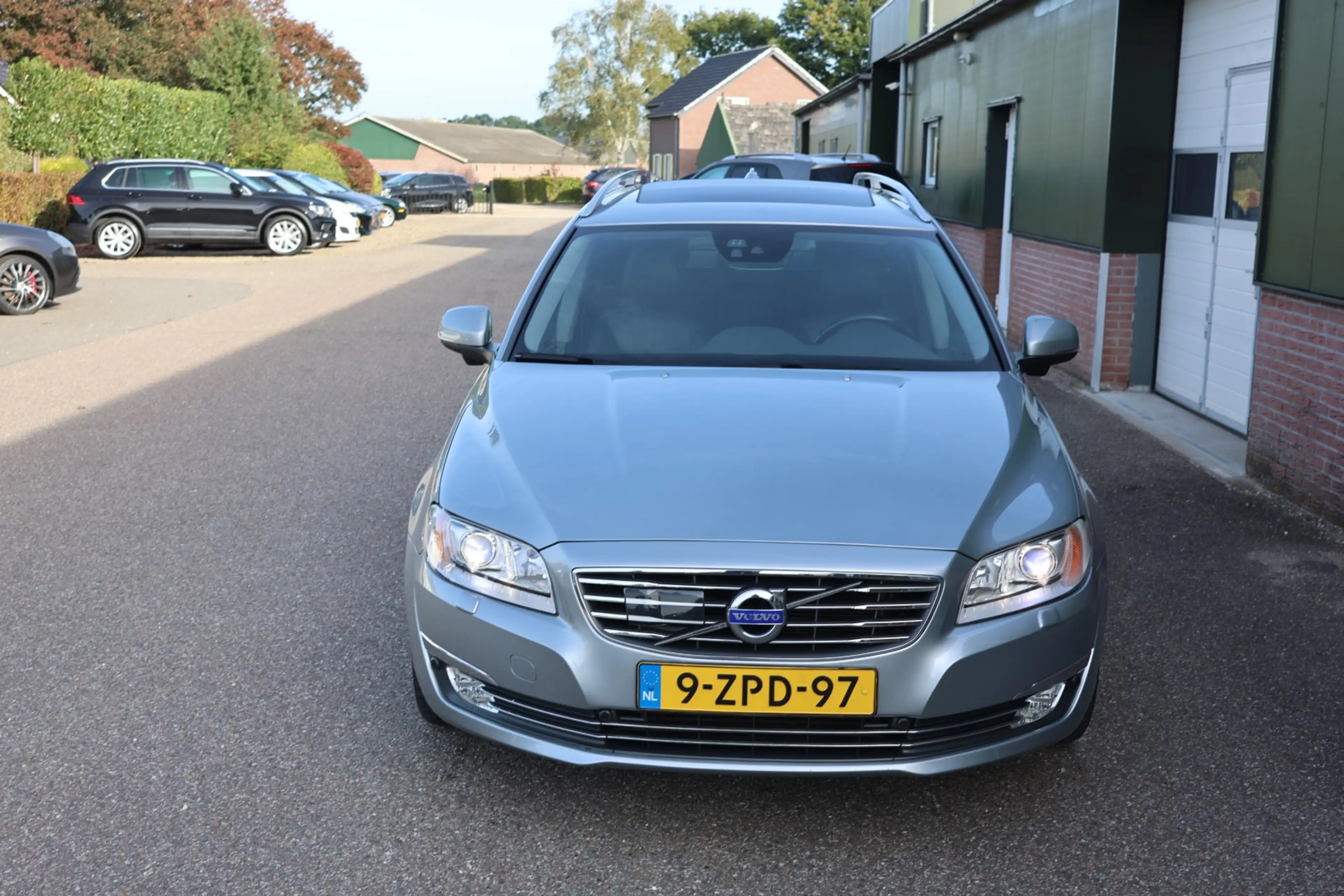 Volvo V70 2.0 T5 Nordic+ Automaat, NL, Boekjes, Rijkelijk ui — photo 3