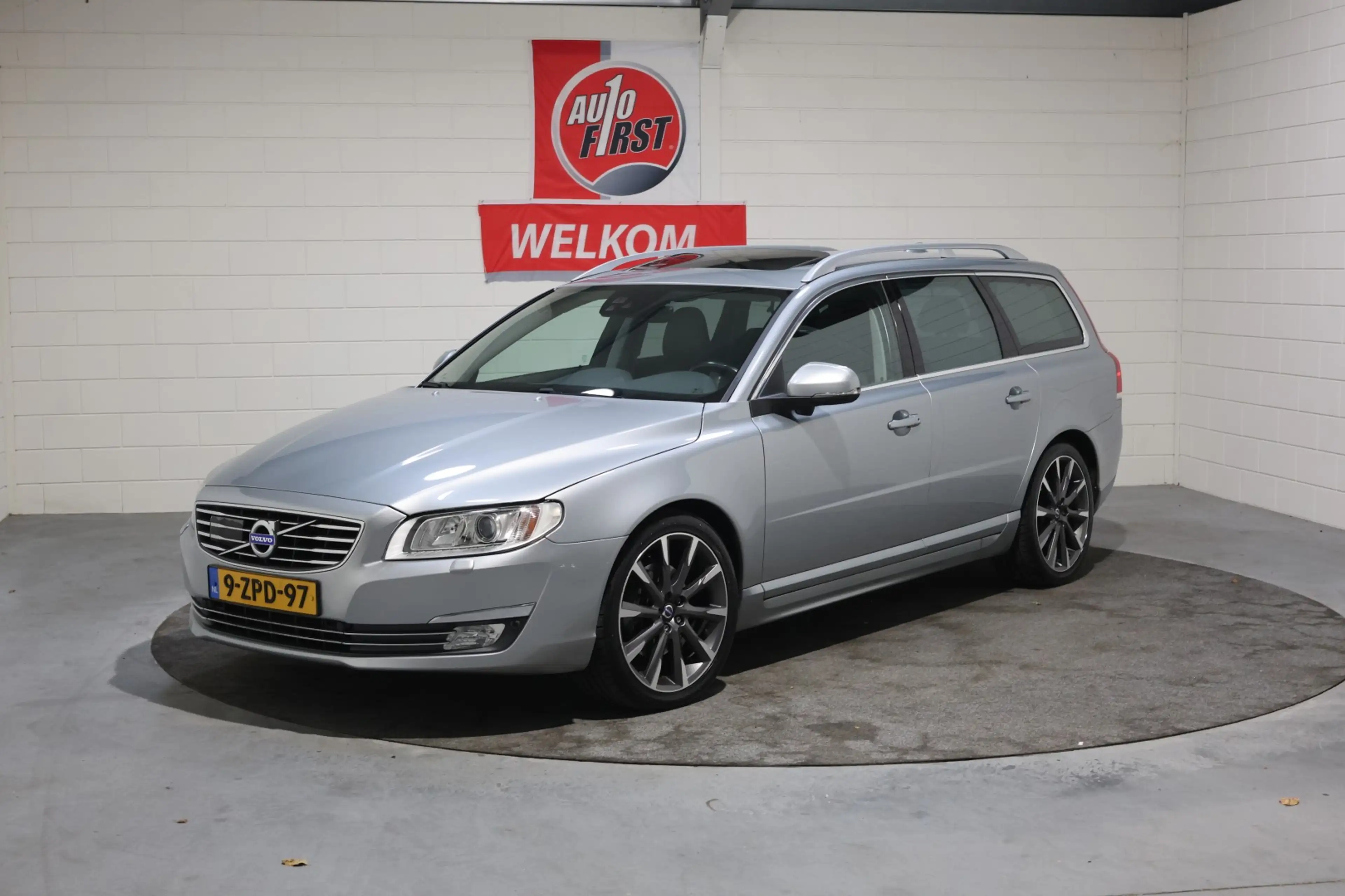 Volvo V70 2.0 T5 Nordic+ Automaat, NL, Boekjes, Rijkelijk ui