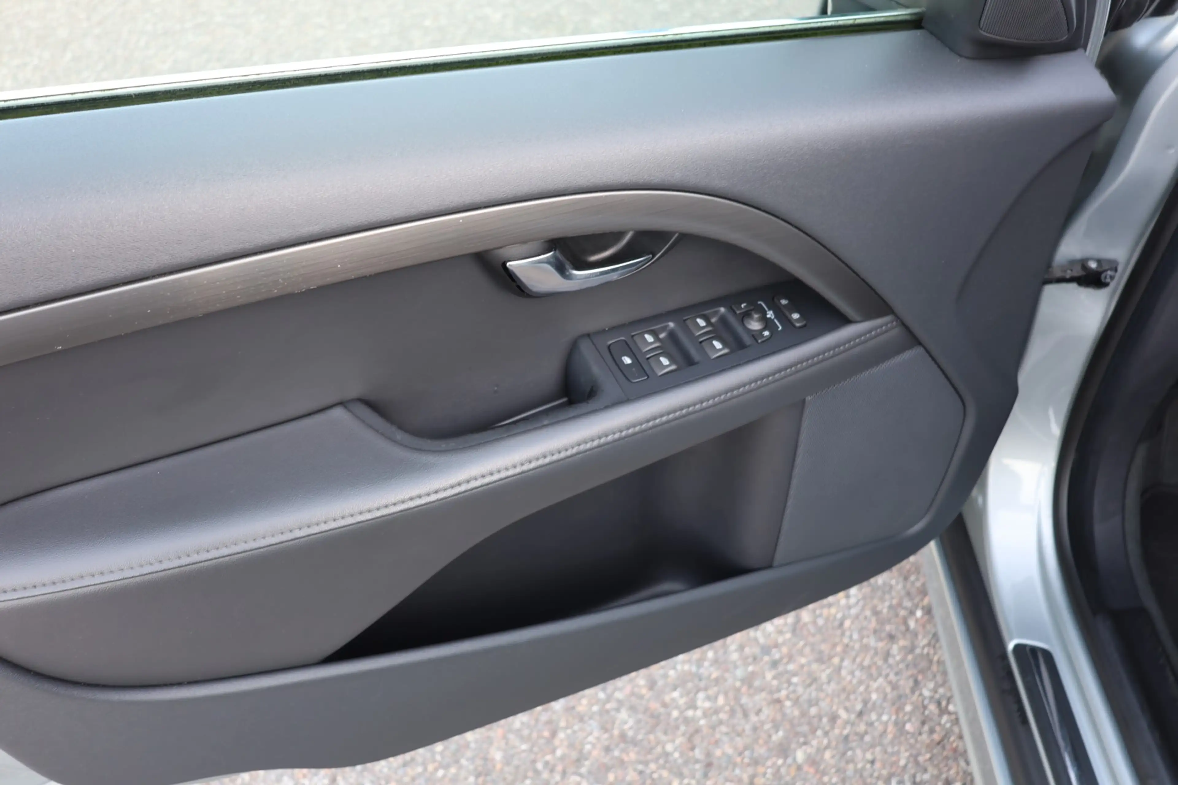 Volvo V70 2.0 T5 Nordic+ Automaat, NL, Boekjes, Rijkelijk ui — photo 15