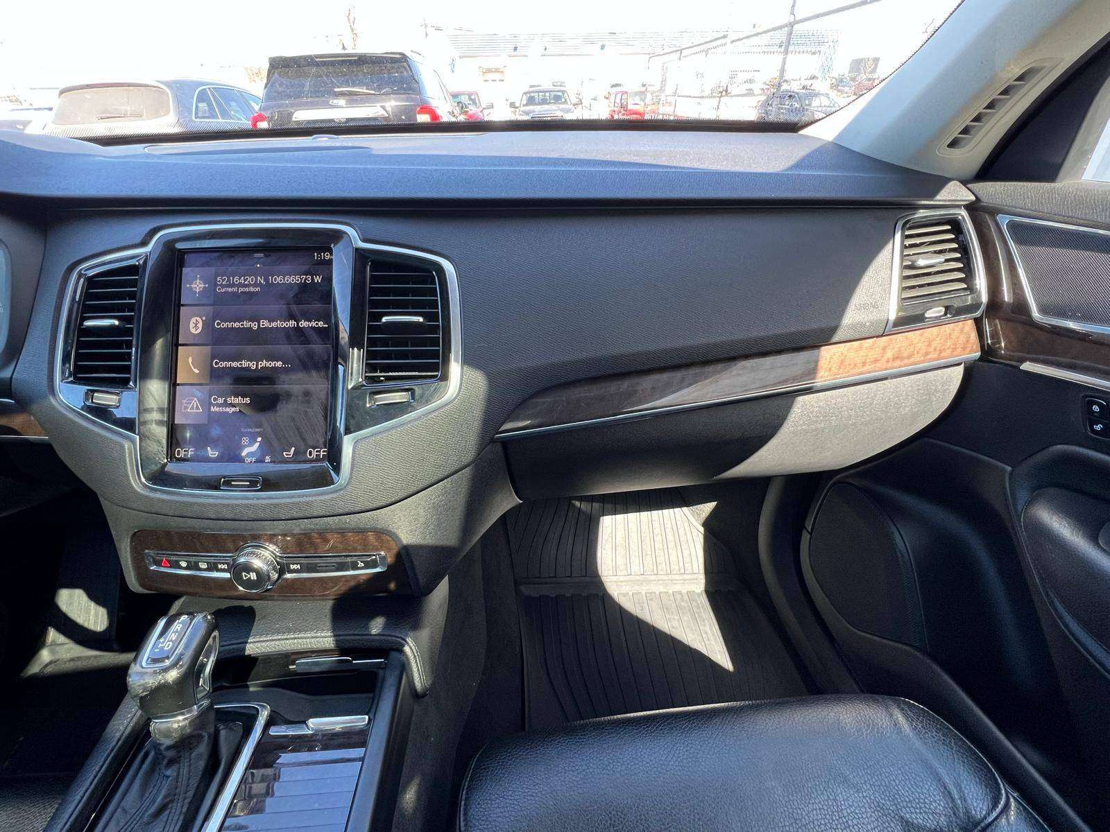 2016 Volvo XC90 T6 Momentum AWD | Sunroof | Reverse Camera thumb 20