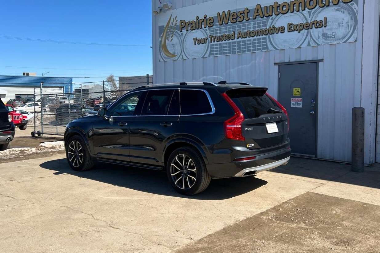 2016 Volvo XC90 T6 Momentum AWD | Sunroof | Reverse Camera thumb 21