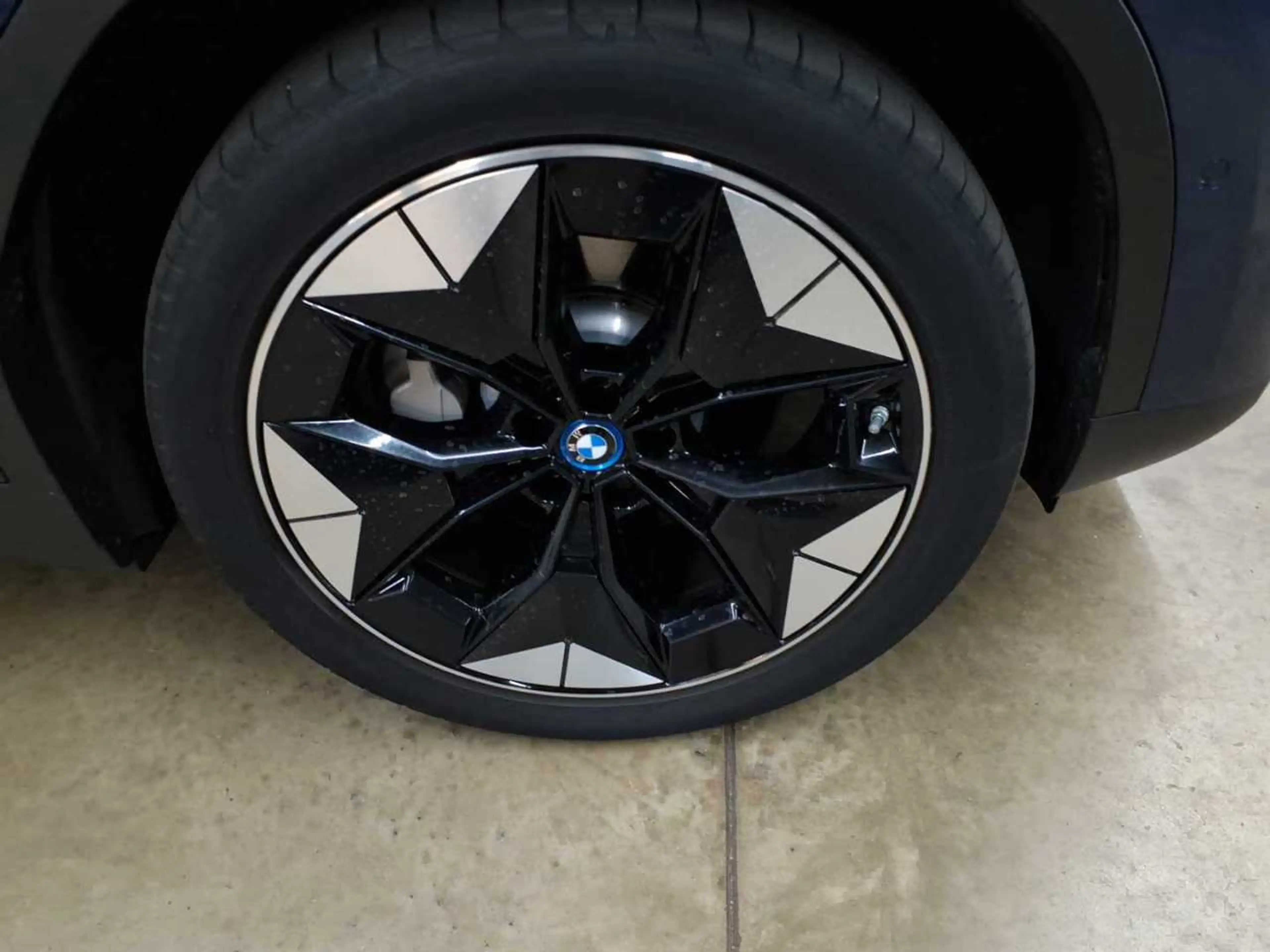 BMW iX3 iX3 Impressive Navi Leder AHK — photo 17