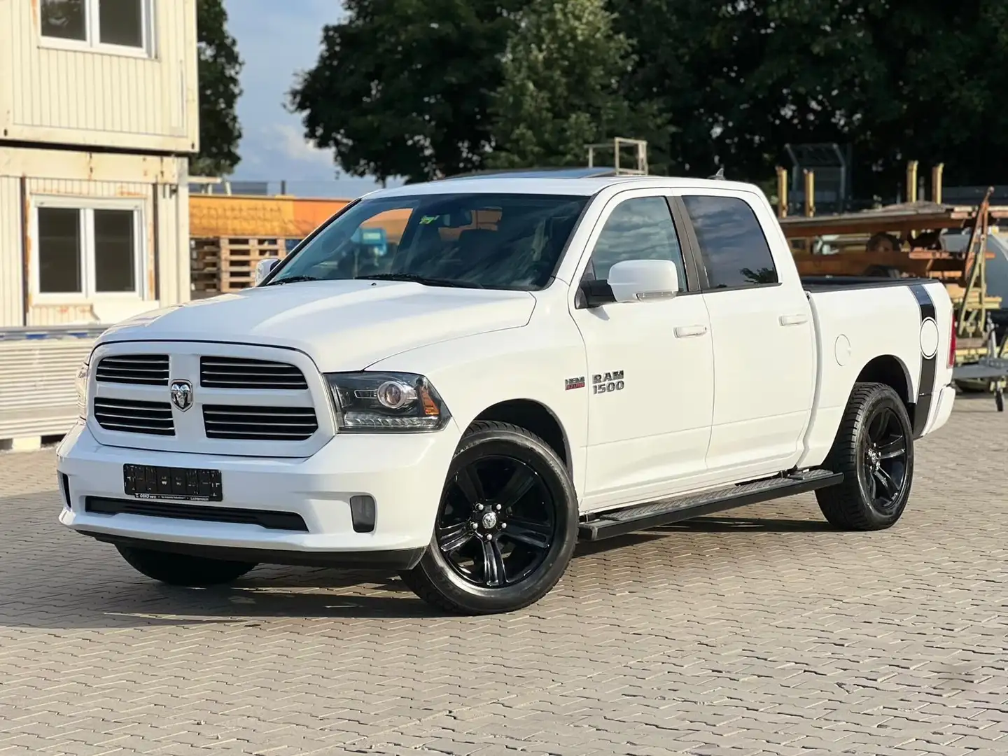Dodge RAM 5,7 4x4 LPG Laramie/Sport CrewCab Tausch Mö. Wit - 1