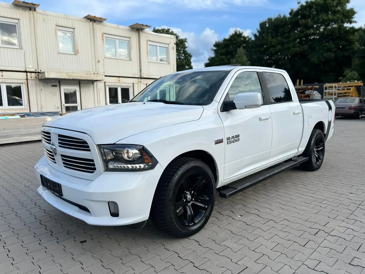 Dodge RAM 5,7 4x4 LPG Laramie/Sport CrewCab Tausch Mö. Wit - 2